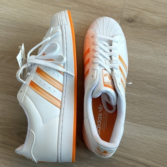 Adidas Superstar Mens 11 Casual Retro Shoe White Orange Sneaker Trainer NWOB - Picture 6 of 9